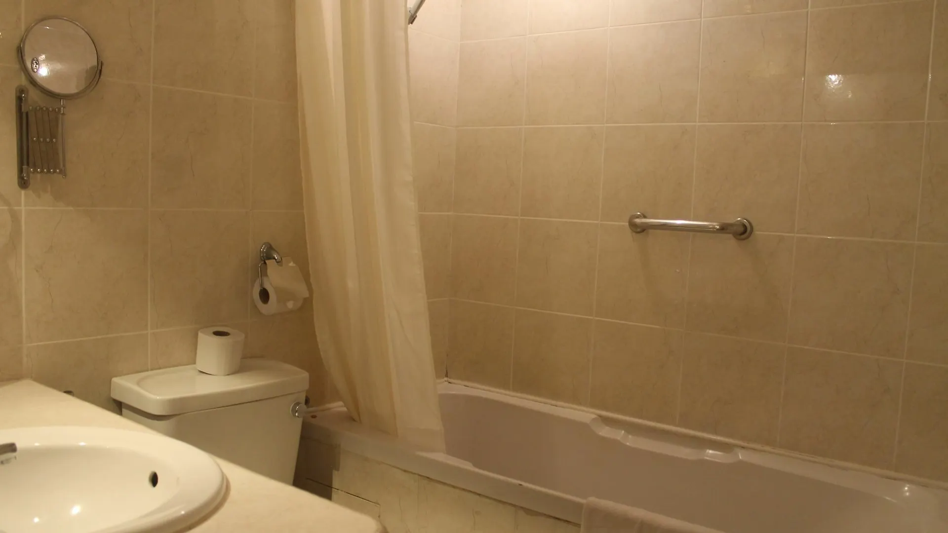 Aldy Hotel Stadthuys Малакка Малайзия